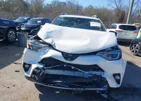 2018 Toyota Rav4 Se из США, поврежденный, VIN JTMNFREVXJJ154692